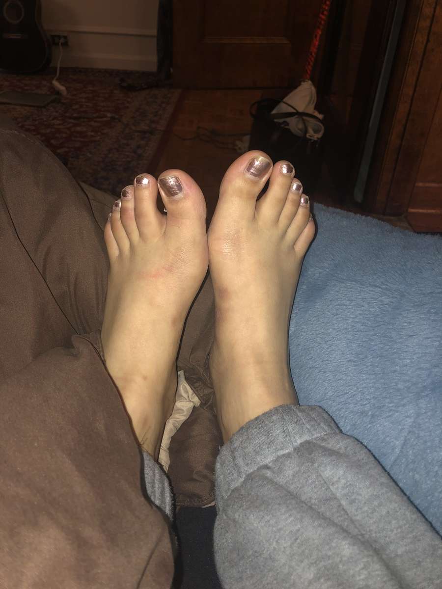 Feet Pic puzzle online from photo