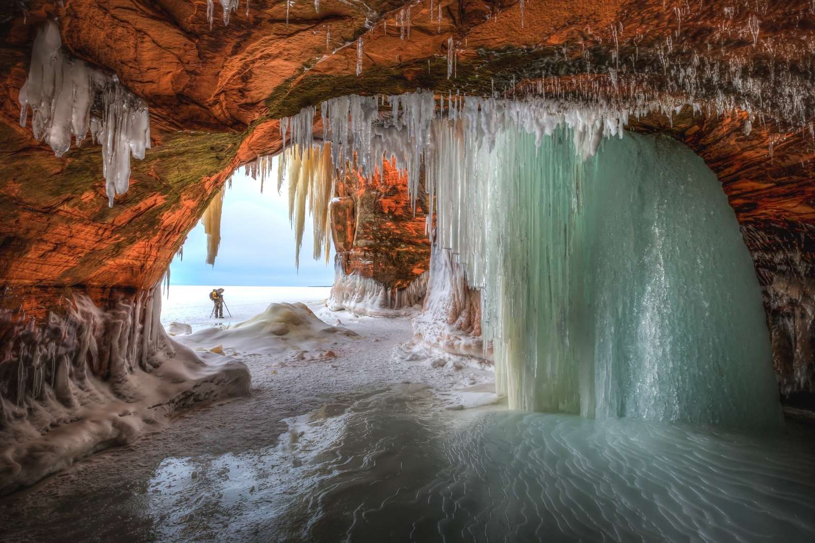 Höhlenartige Wasserfälle Online-Puzzle vom Foto