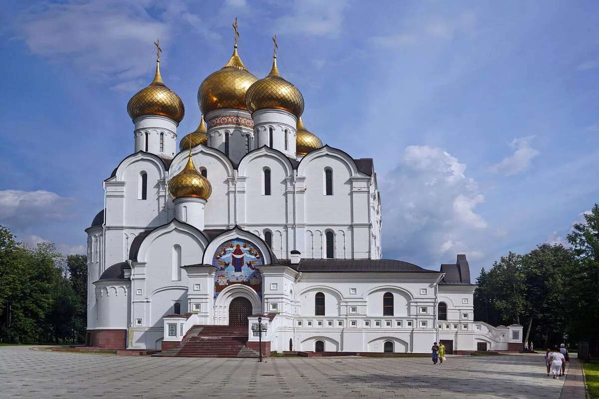 Катедралата Успение Богородично онлайн пъзел от снимка
