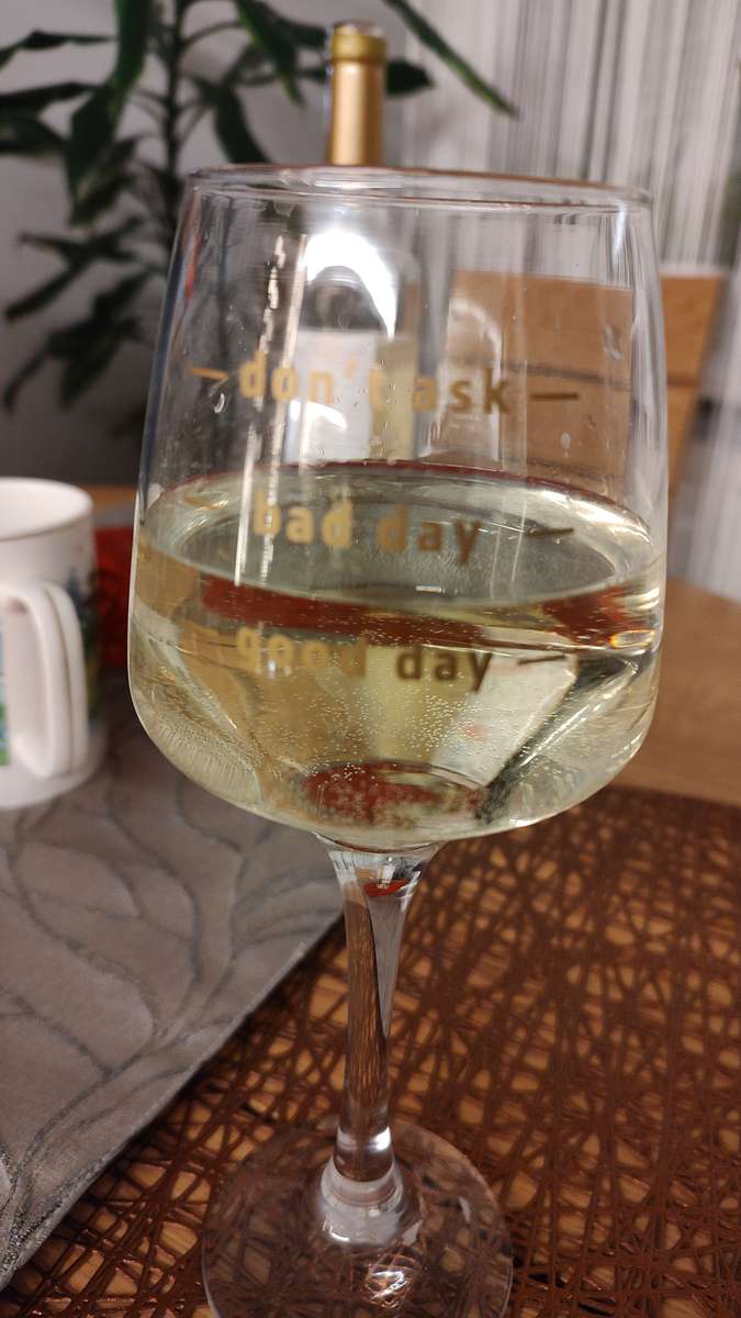 Glass of wine online puzzle