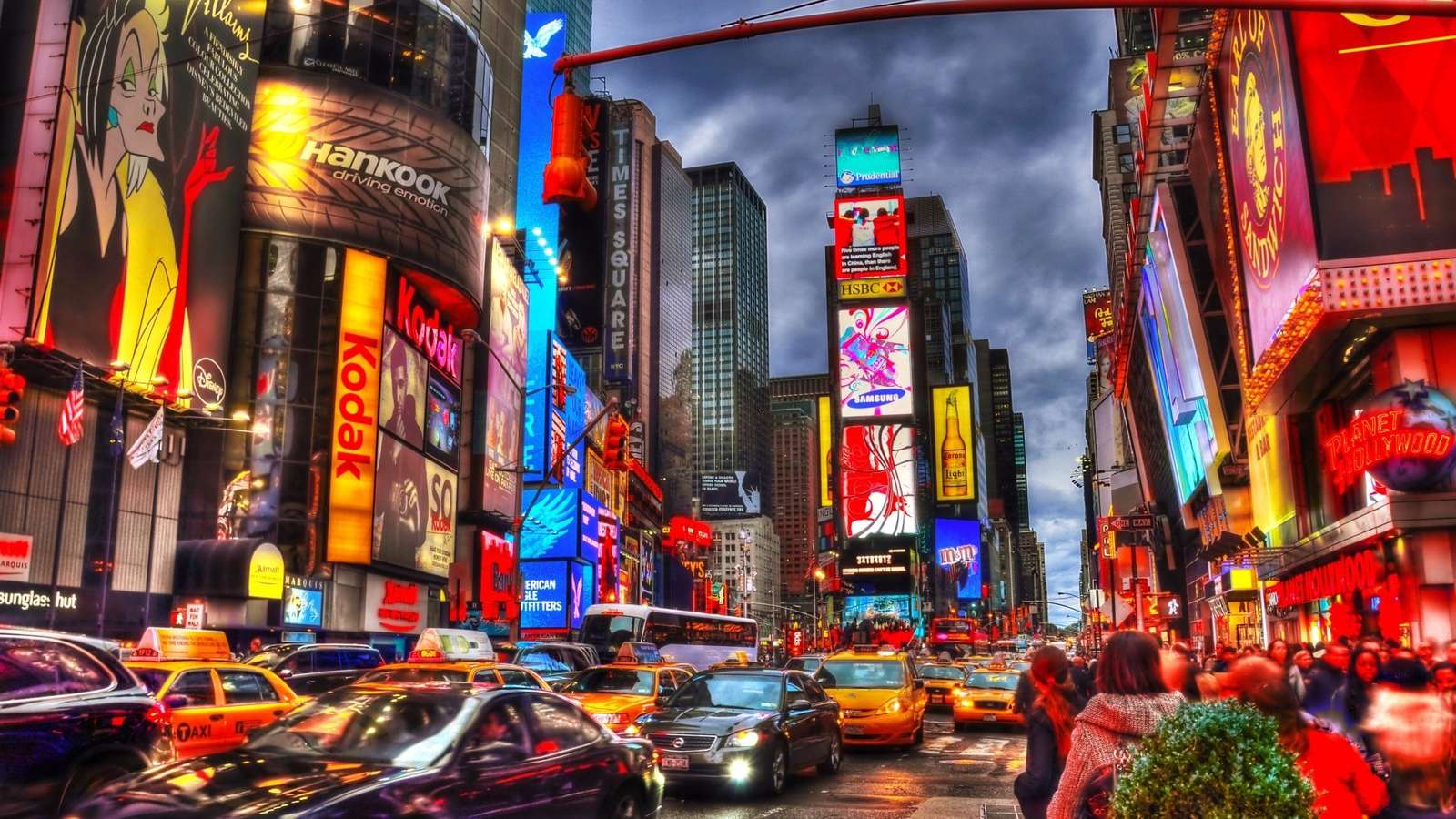 Times Square nublado puzzle online a partir de foto