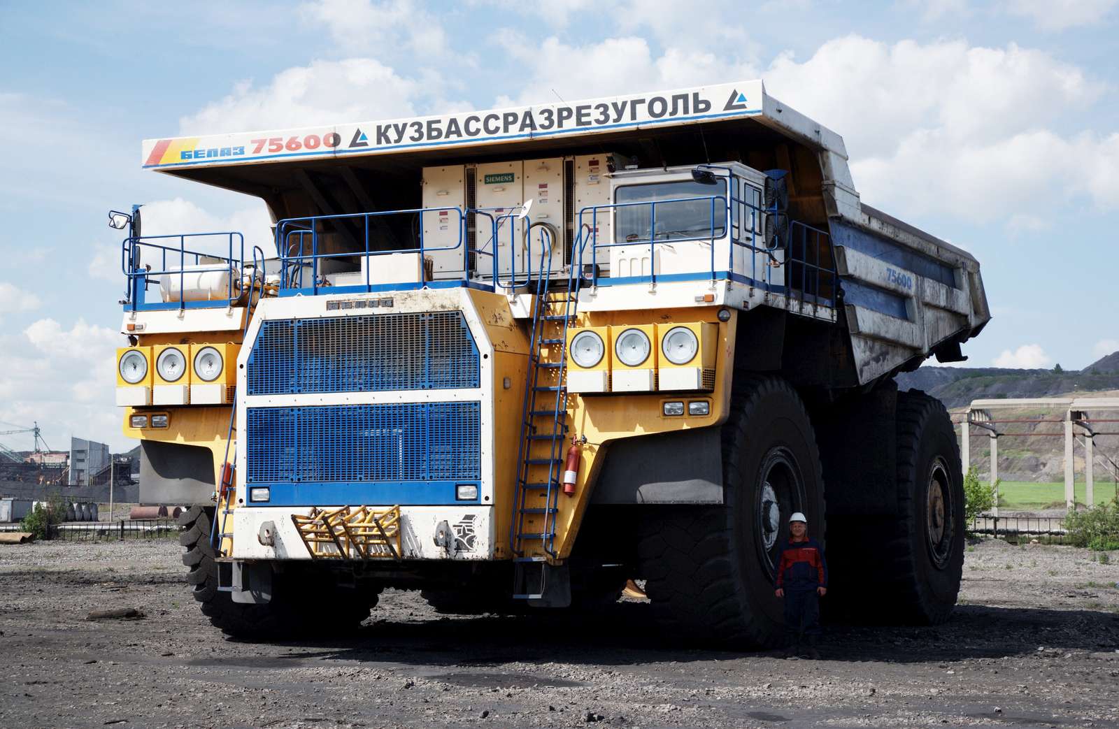 Camión volquete minero BELAZ rompecabezas en línea