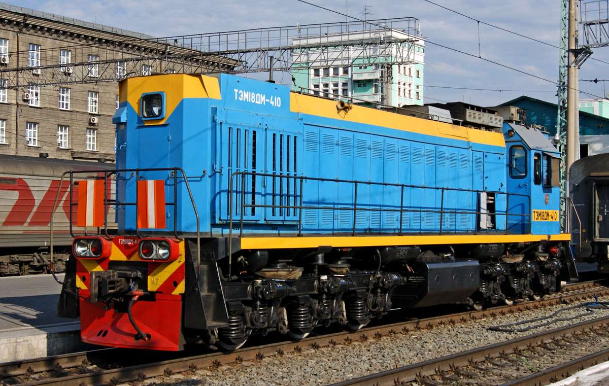 Locomotora diésel de los Ferrocarriles Rusos TEM18DM rompecabezas en línea