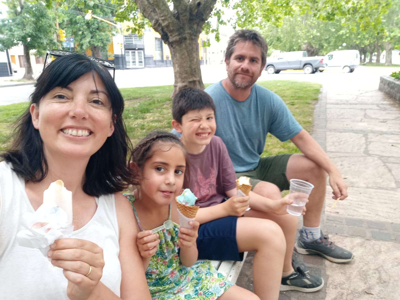 Luând o înghețată împreună puzzle online din fotografie