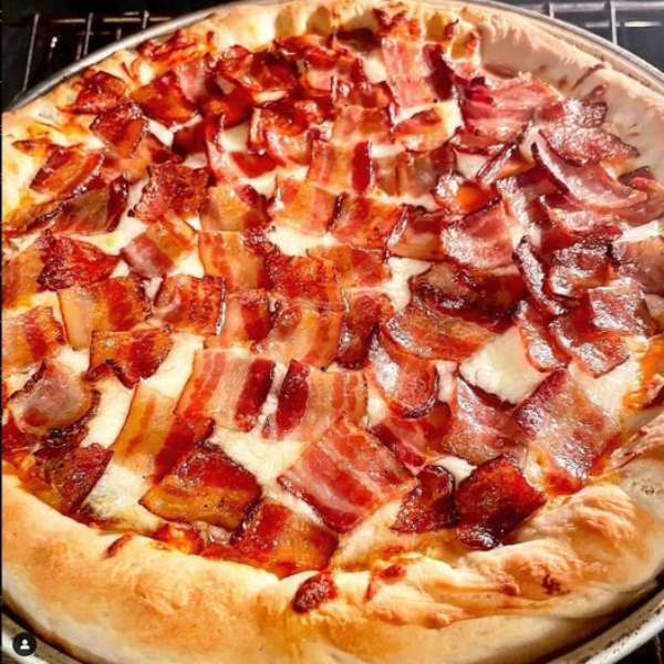Bacony Baconest Bacon Pizza pussel online från foto