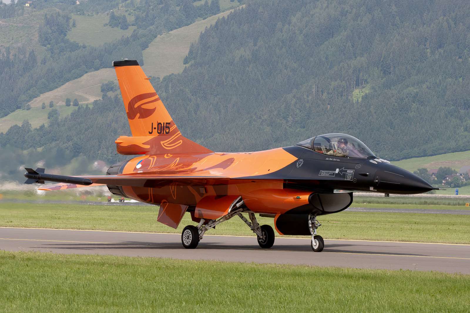 F-16AM J-015 pussel online från foto