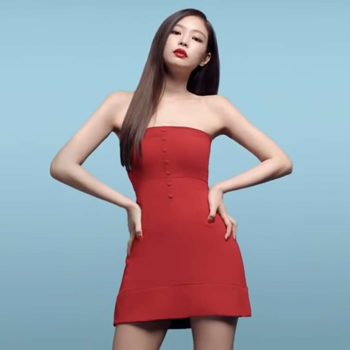 BLACKPINK Jennie - Червона сукня онлайн пазл