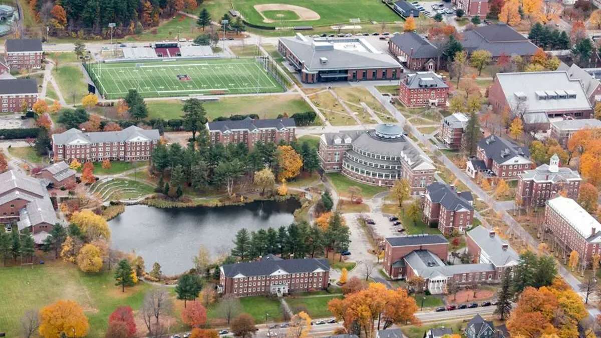 Bates College, Lewiston, Maine puzzle online from photo
