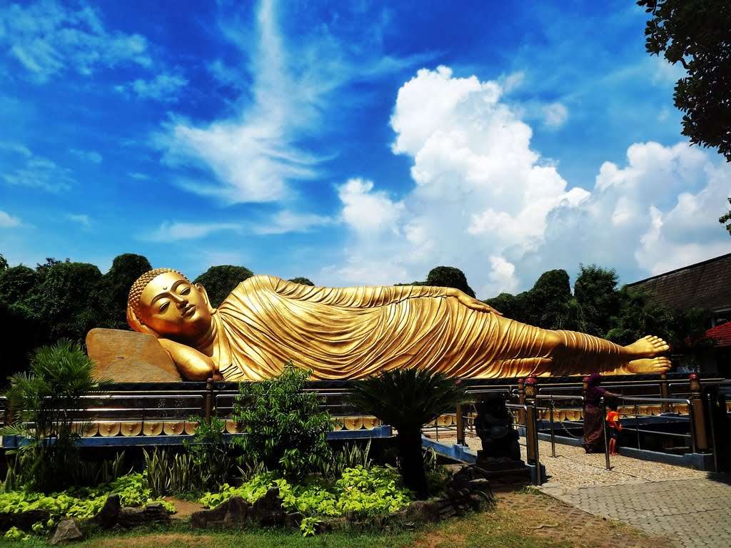Buddha tidur pussel online från foto