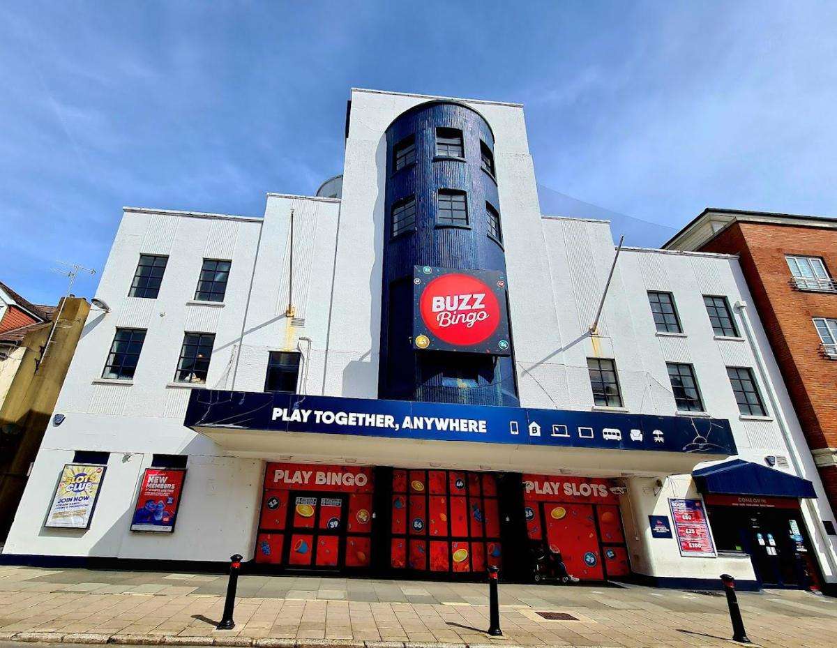 Buzz Club Worthing Pussel online