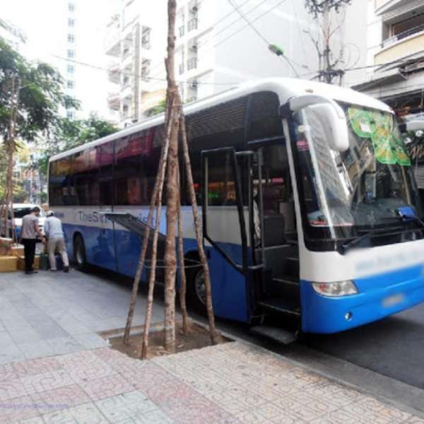 Ônibus do Vietnã puzzle online a partir de fotografia