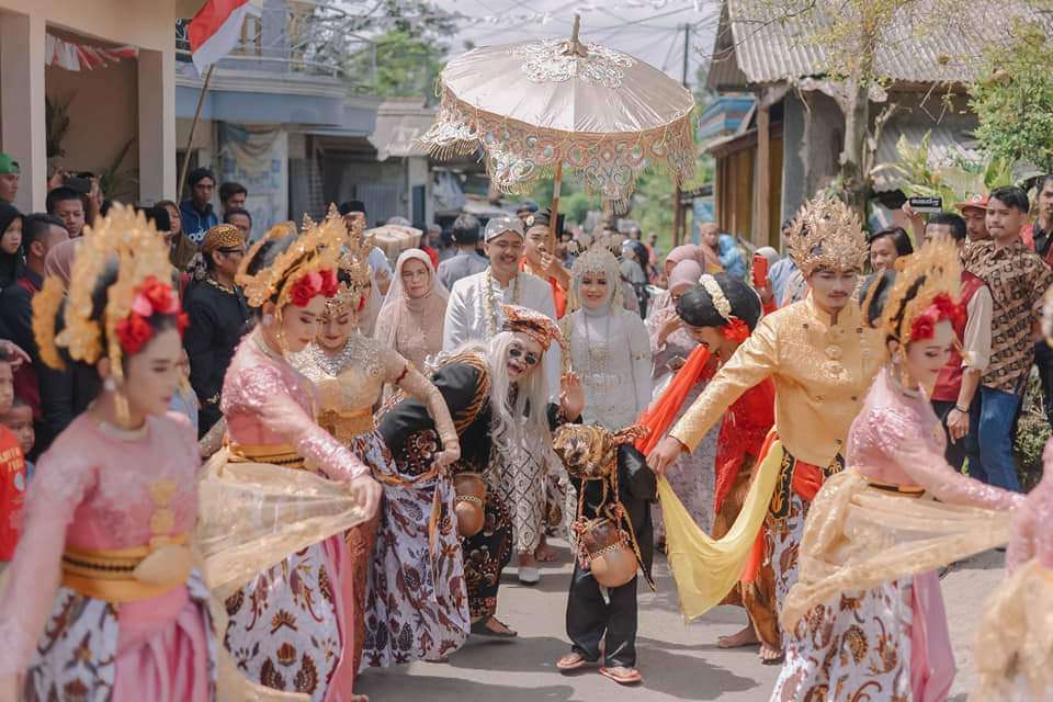 Lengser: Sundanesische Hochzeitszeremonie Online-Puzzle