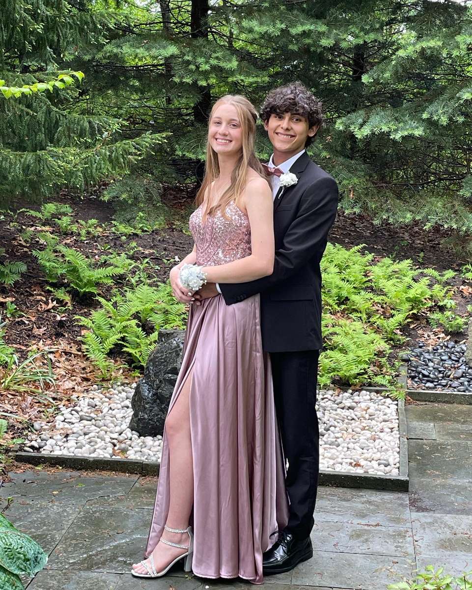Prom 2022 puzzle online from photo