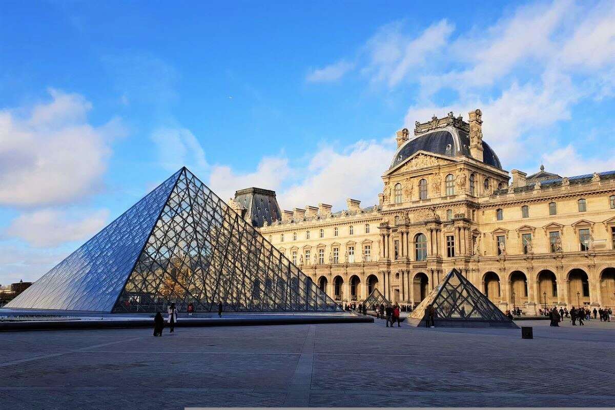 Louvre múzeum puzzle online fotóról