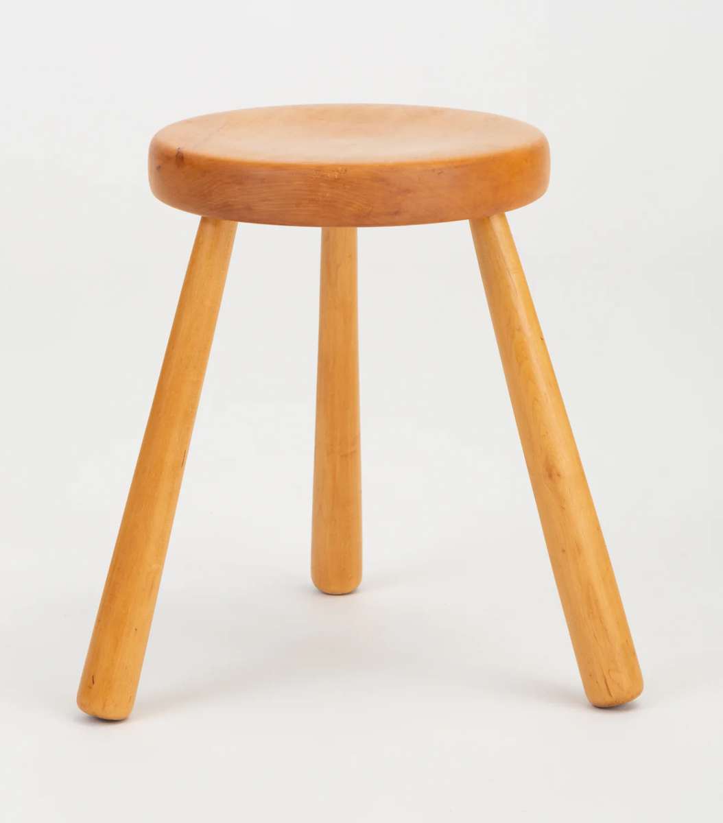 Стол с 3 крака онлайн пъзел