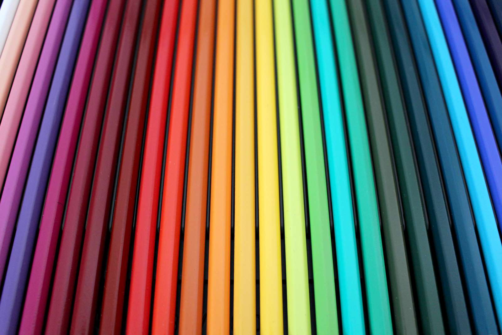 Lápis de cor arco-íris puzzle online