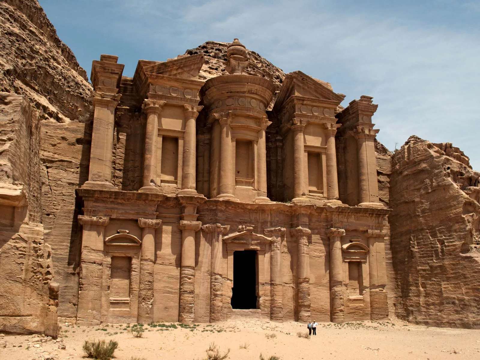 Escola Jigsaw Petra Jordan puzzle online a partir de fotografia