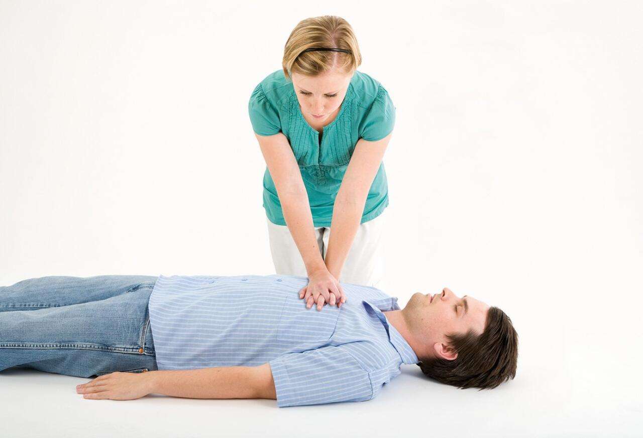 CPR cum se face CPR puzzle online din fotografie