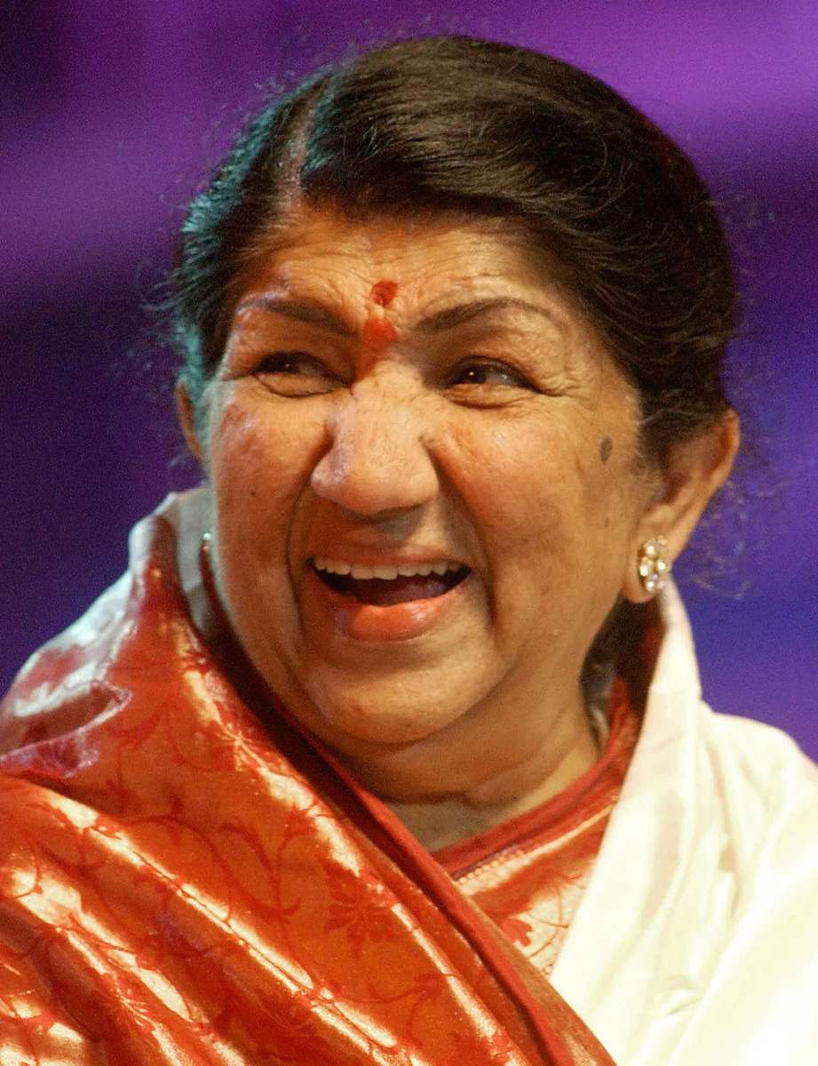 lata mangeshkar puzzle en ligne à partir d'une photo