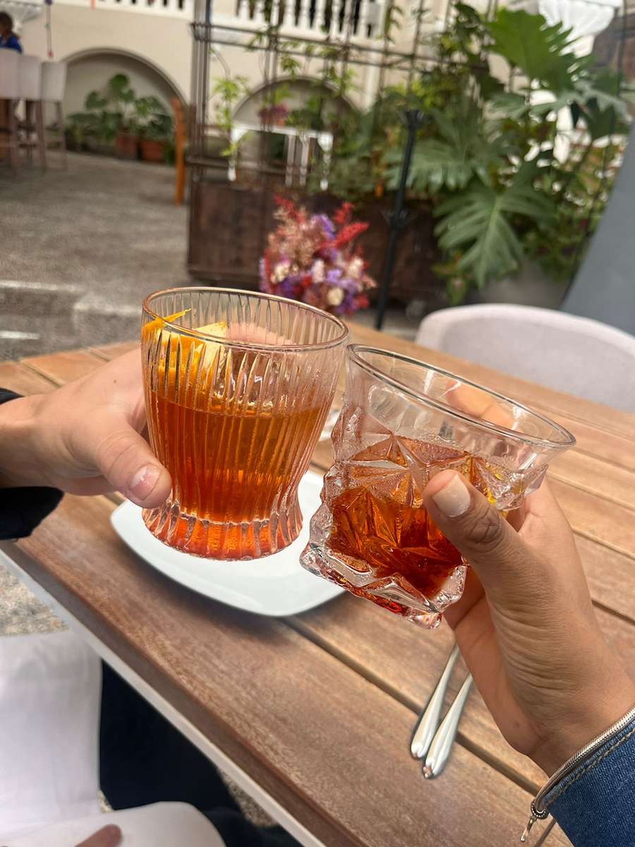 Couple drinks puzzle online a partir de foto