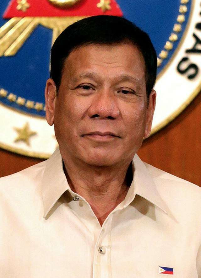Rodrigo Roa Duterte pussel online från foto