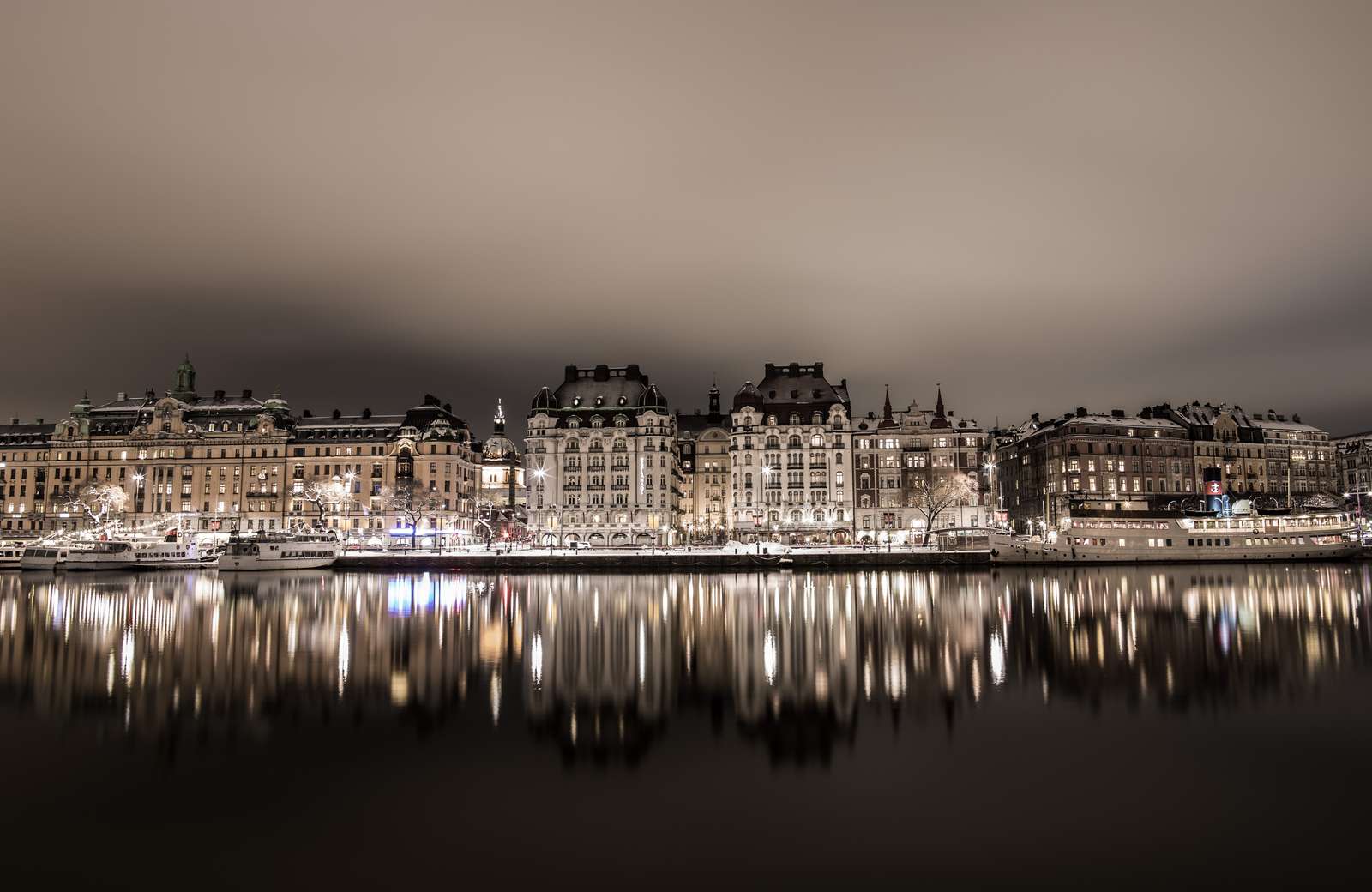 Estocolmo puzzle online a partir de fotografia