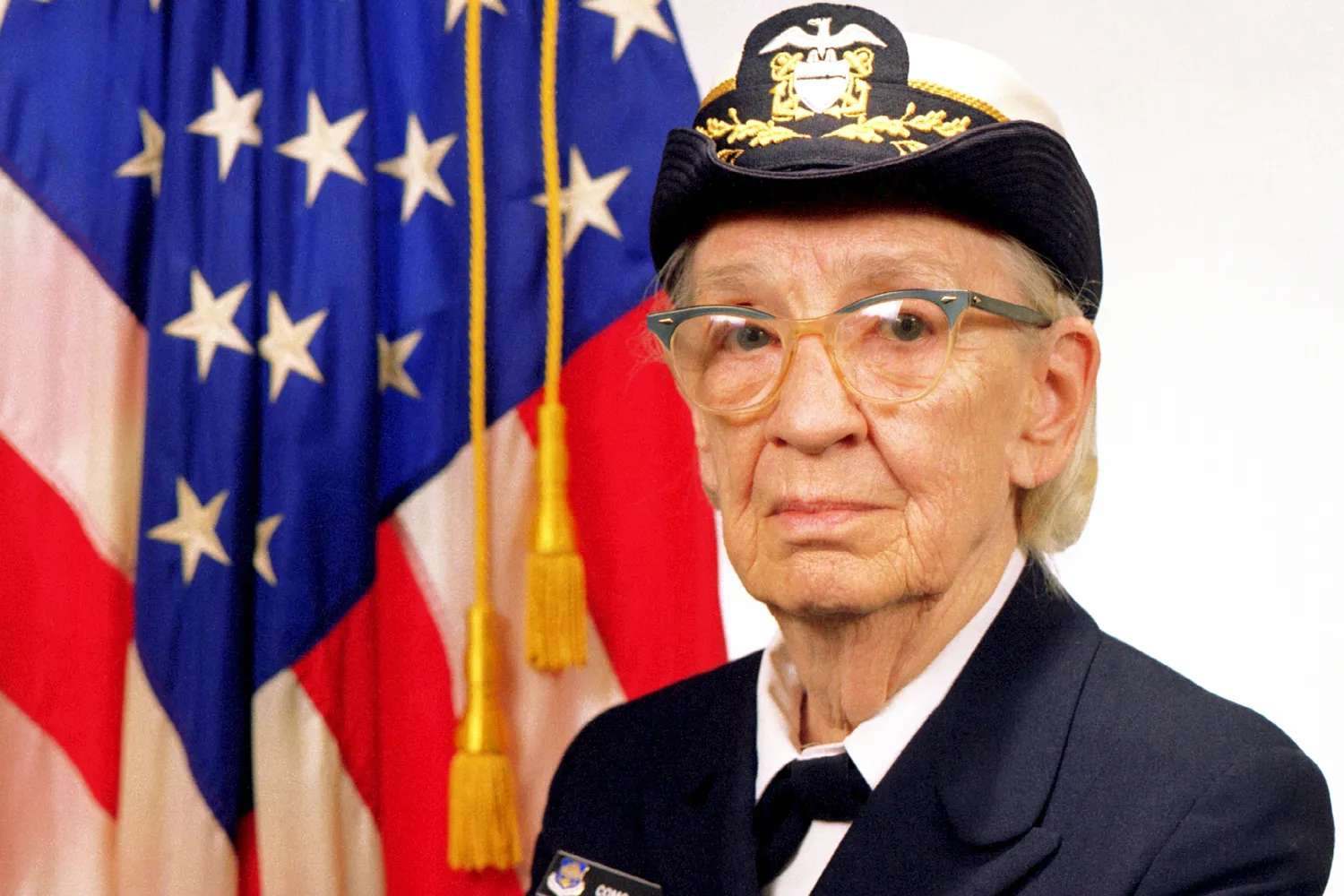 Grace hopper puzzle online from photo