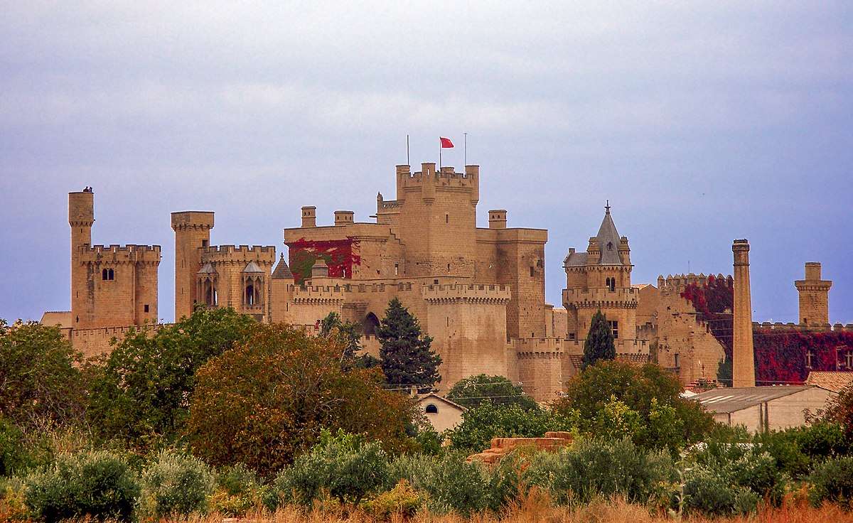 Palácio real d'olite puzzle online a partir de fotografia