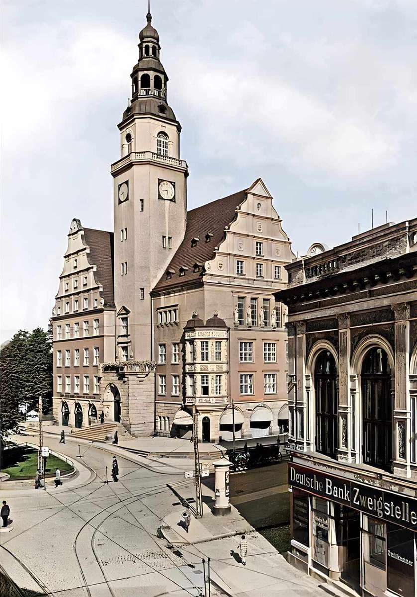 Town hall in Olsztyn online puzzle
