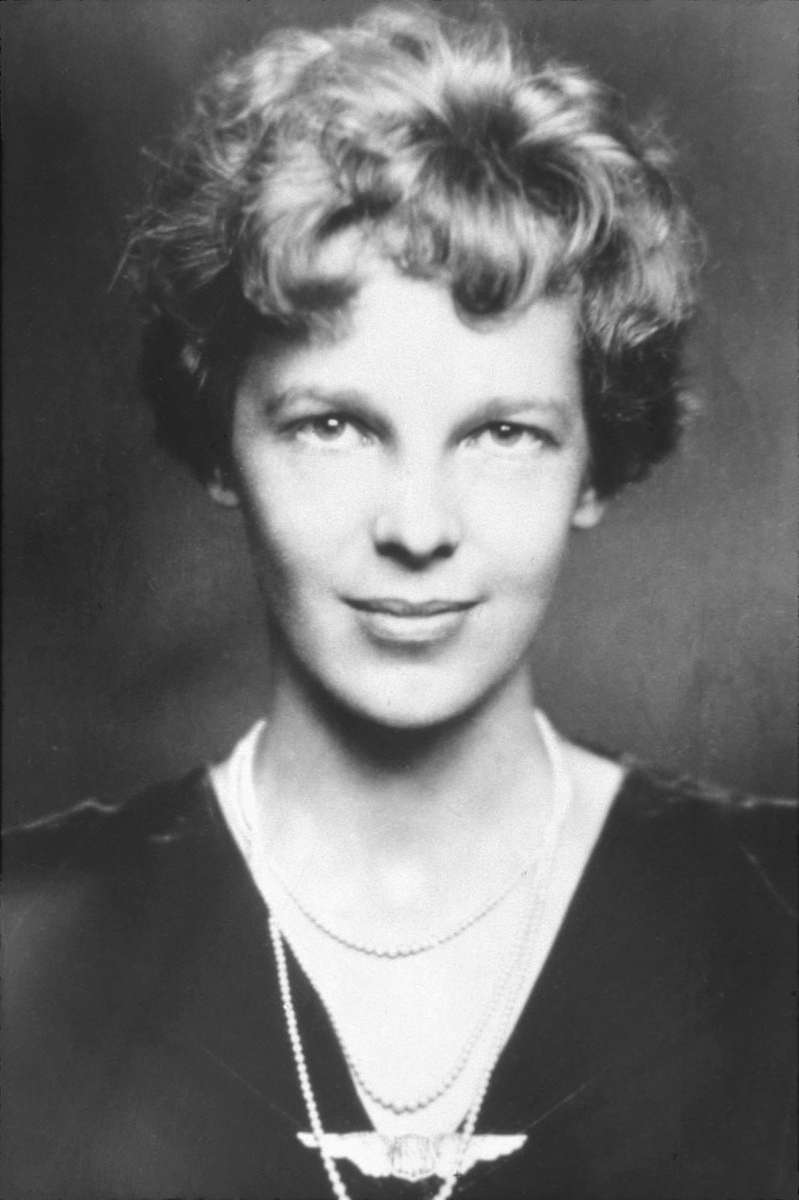 Amelia Mary Earhart puzzle online din fotografie