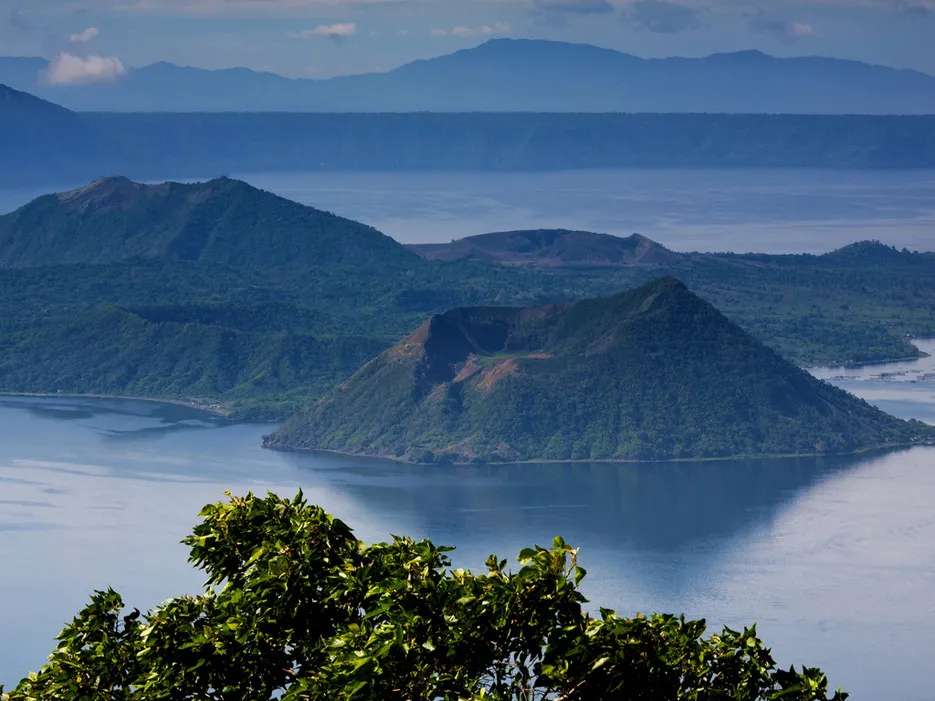 Mt Taal Volcano online puzzle