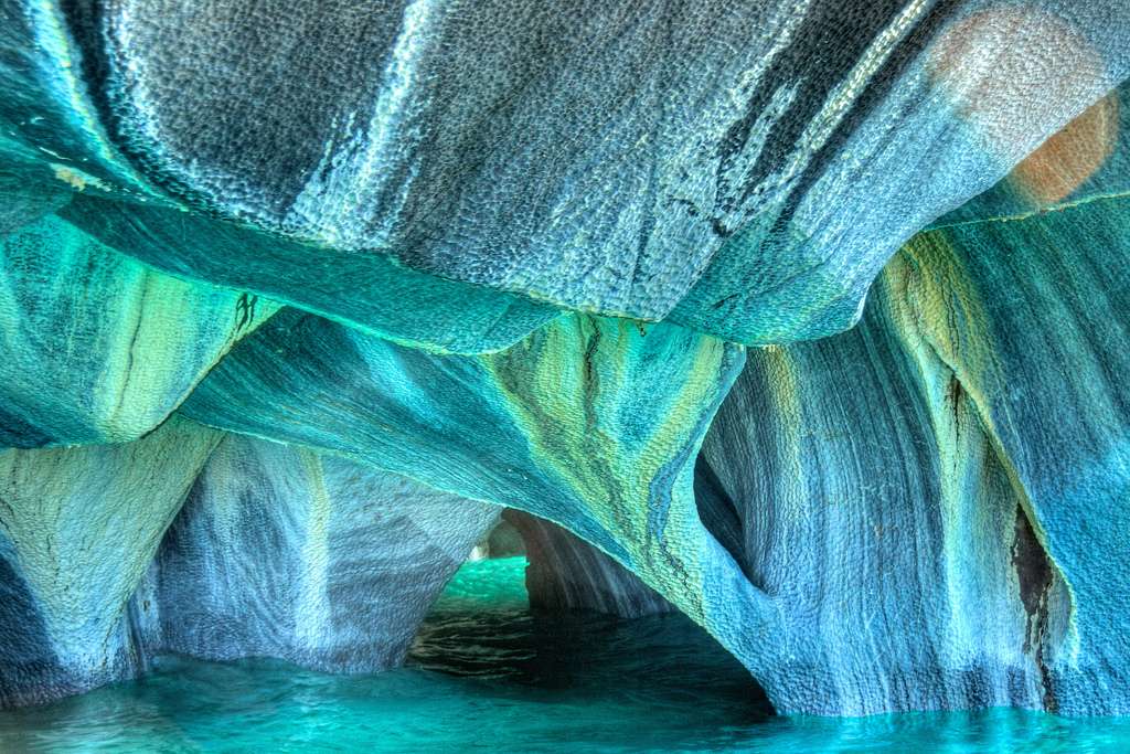 Пещера със сини тонове 1 онлайн пъзел от снимка