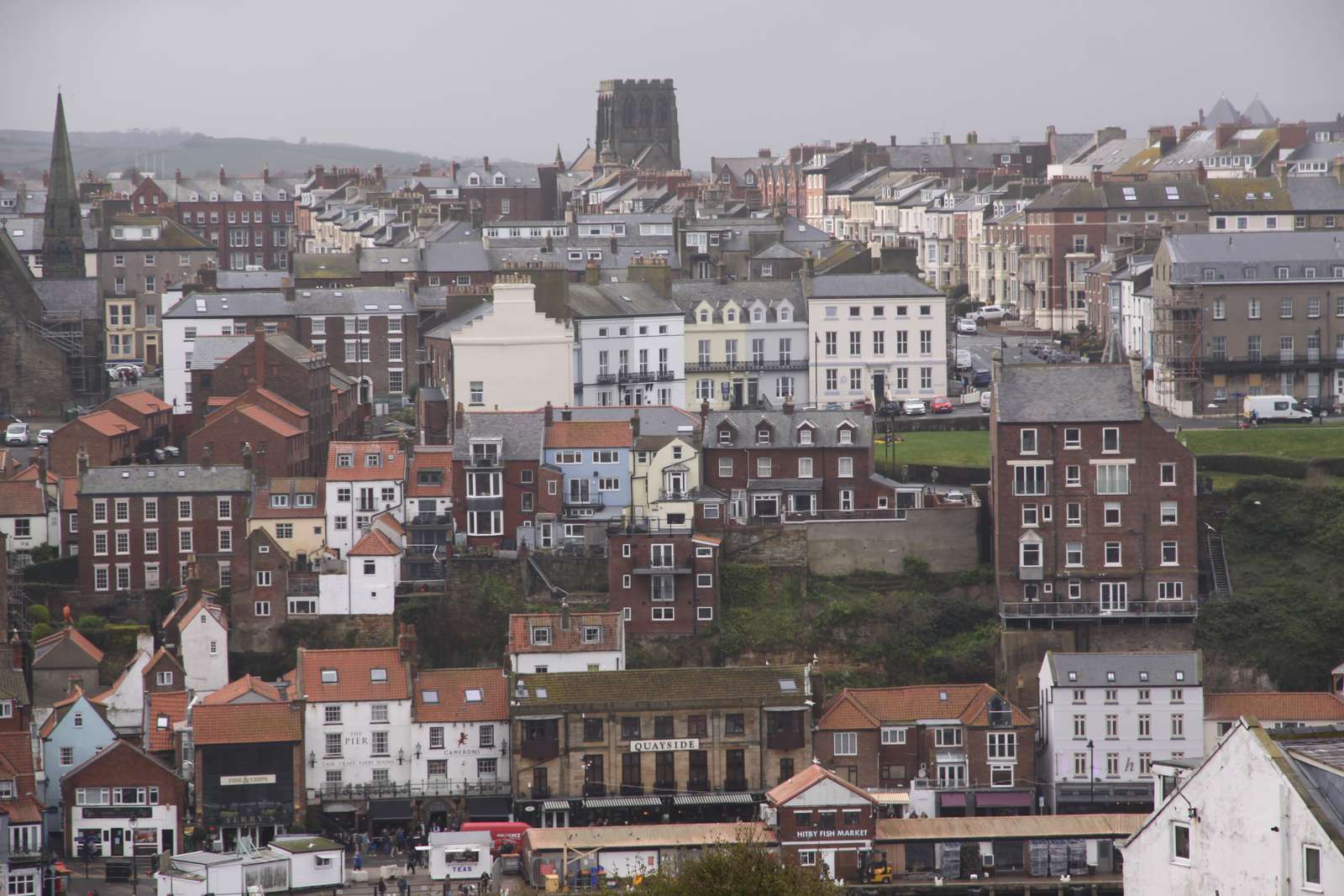 Whitby East Side puzzle online z fotografie