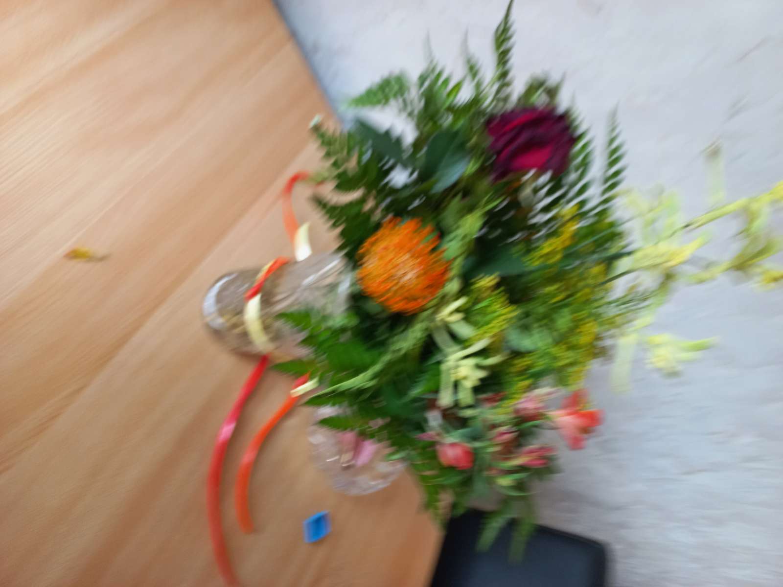 Blomsterarrangemang pussel online från foto
