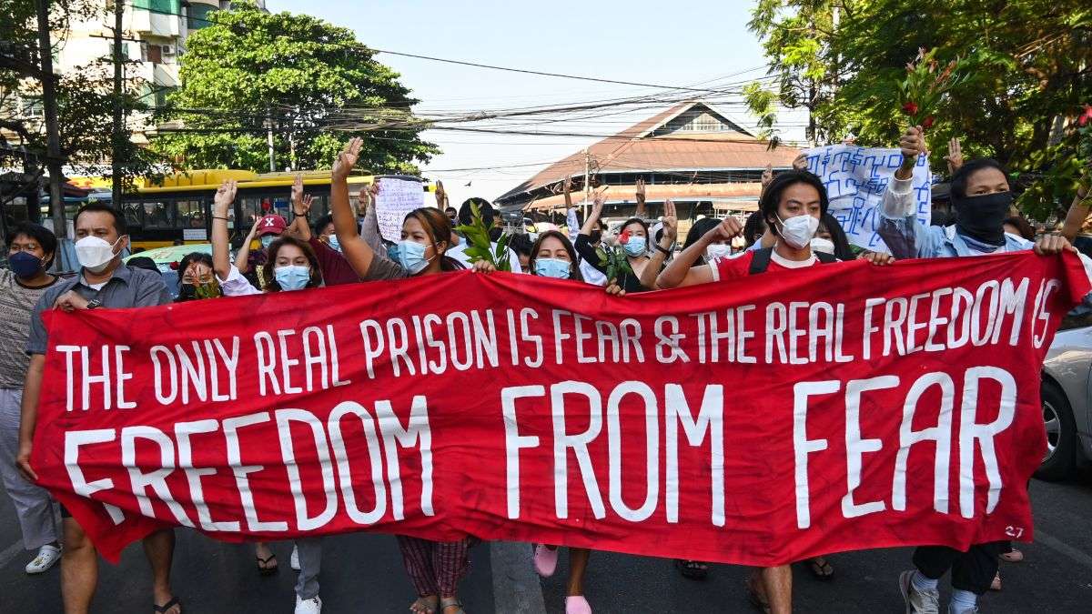 Переворот у М'янмі онлайн пазл