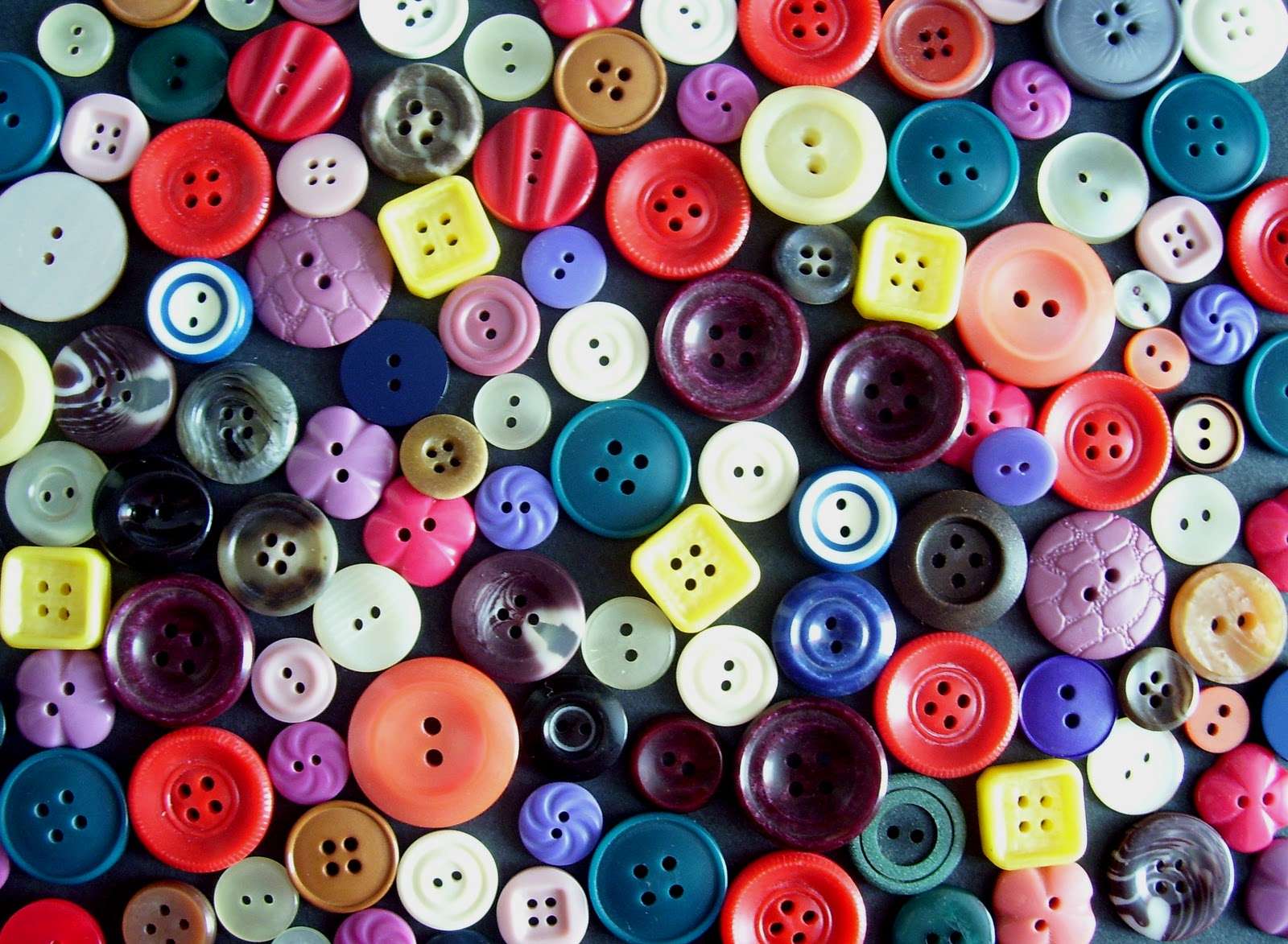 Pile de boutons puzzle en ligne