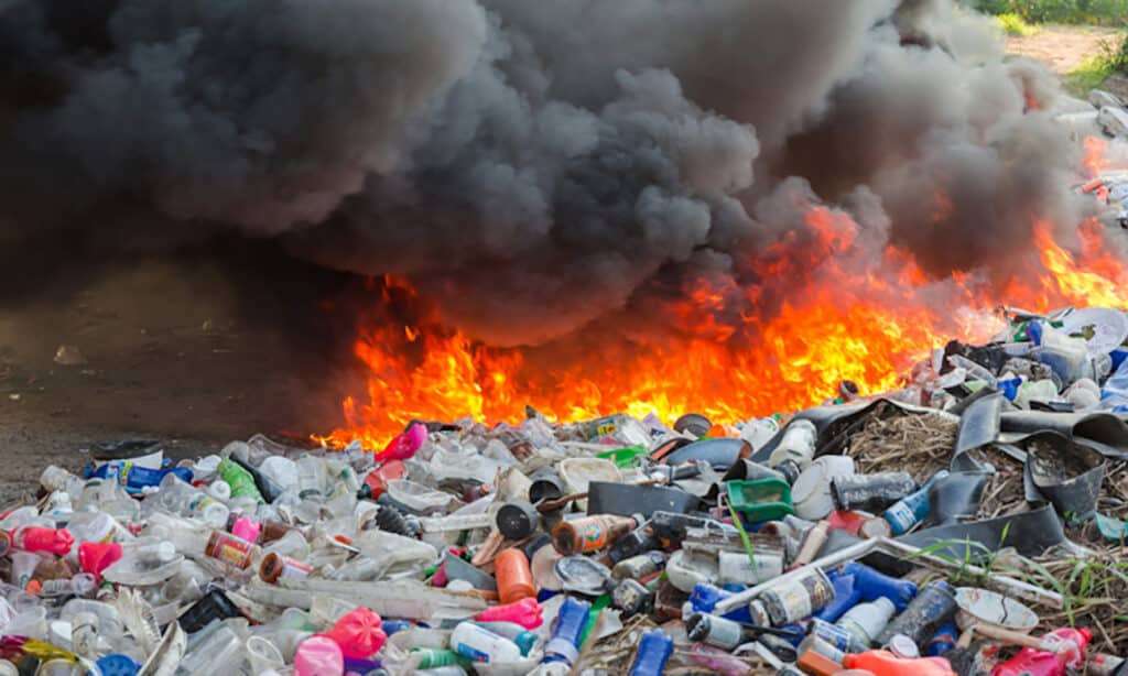 Plásticos quemados rompecabezas en línea