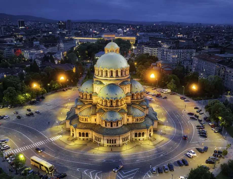 Храм-паметник "Св. Александър Невски" puzzle online din fotografie