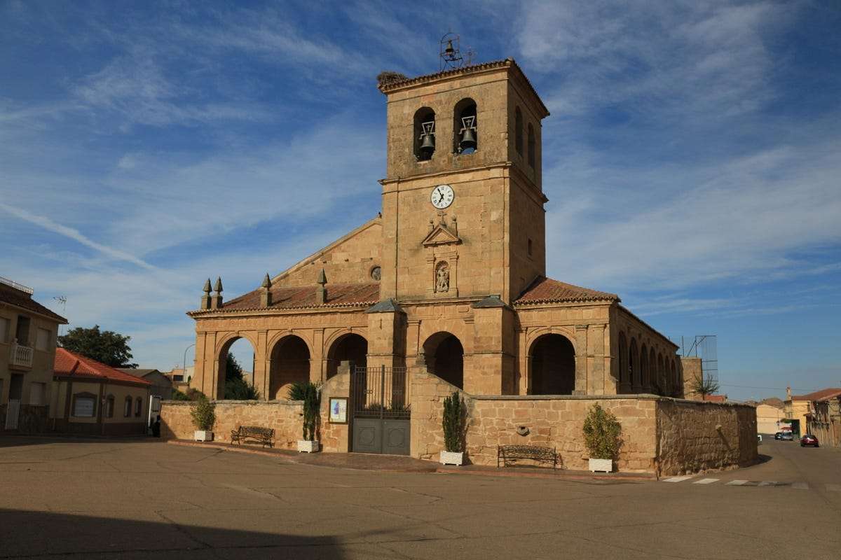 アルデアルビア教会 写真からオンラインパズル