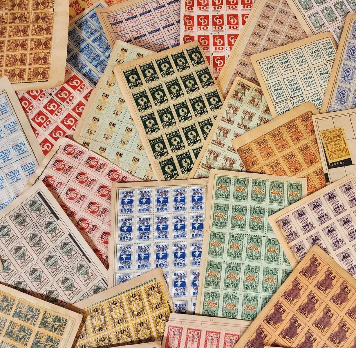 Collage di pagine di francobolli di Cenerentola puzzle online da foto