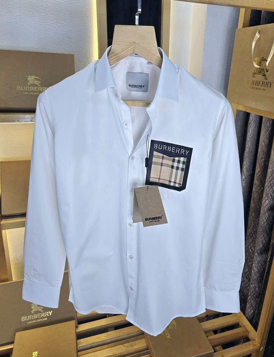 Skjorta vit pussel online från foto