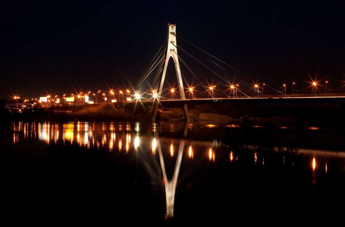 Le pont nord de Kyiv puzzle en ligne à partir d'une photo