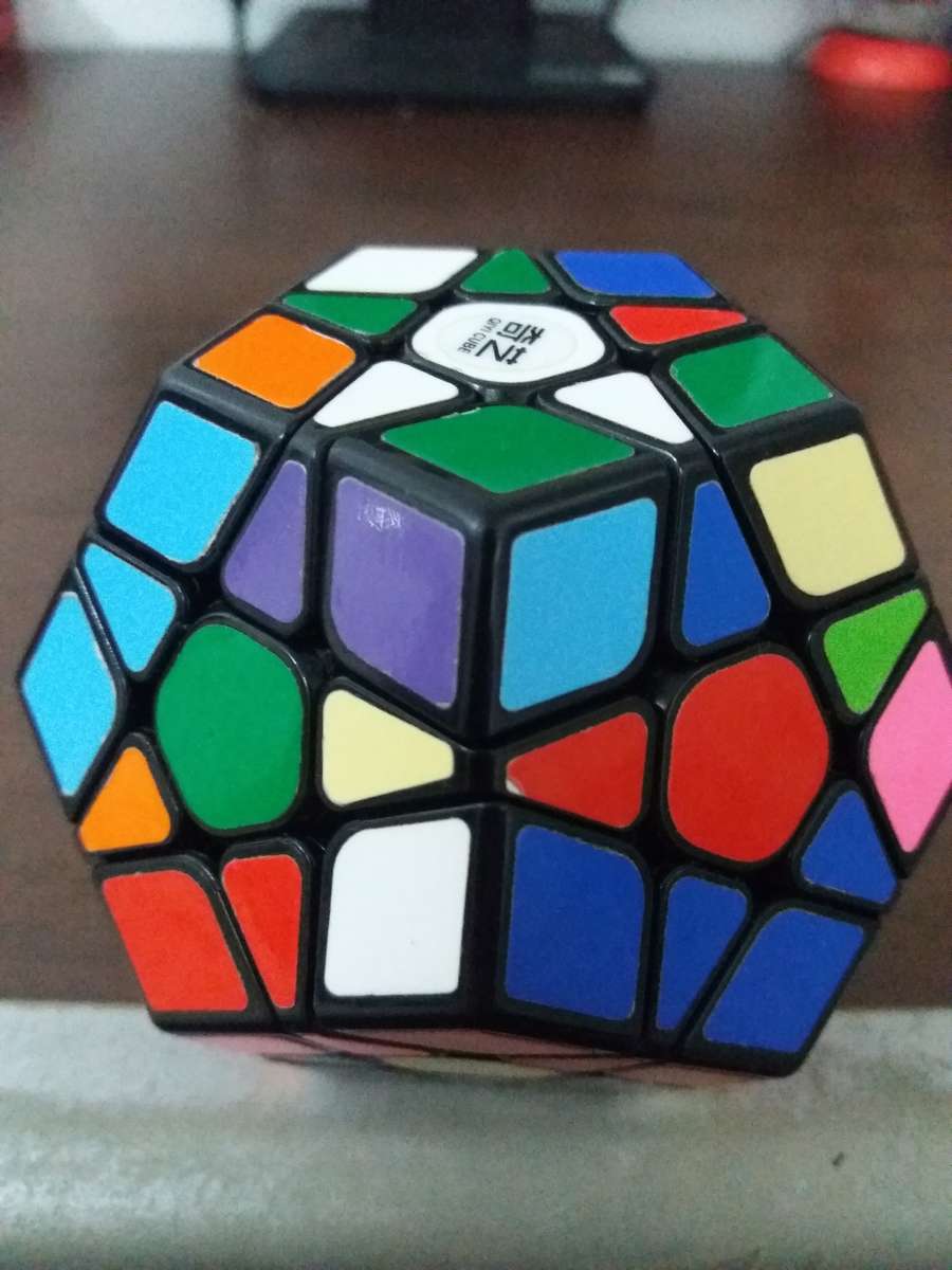 Мегамінкс кубик рубіка онлайн пазл