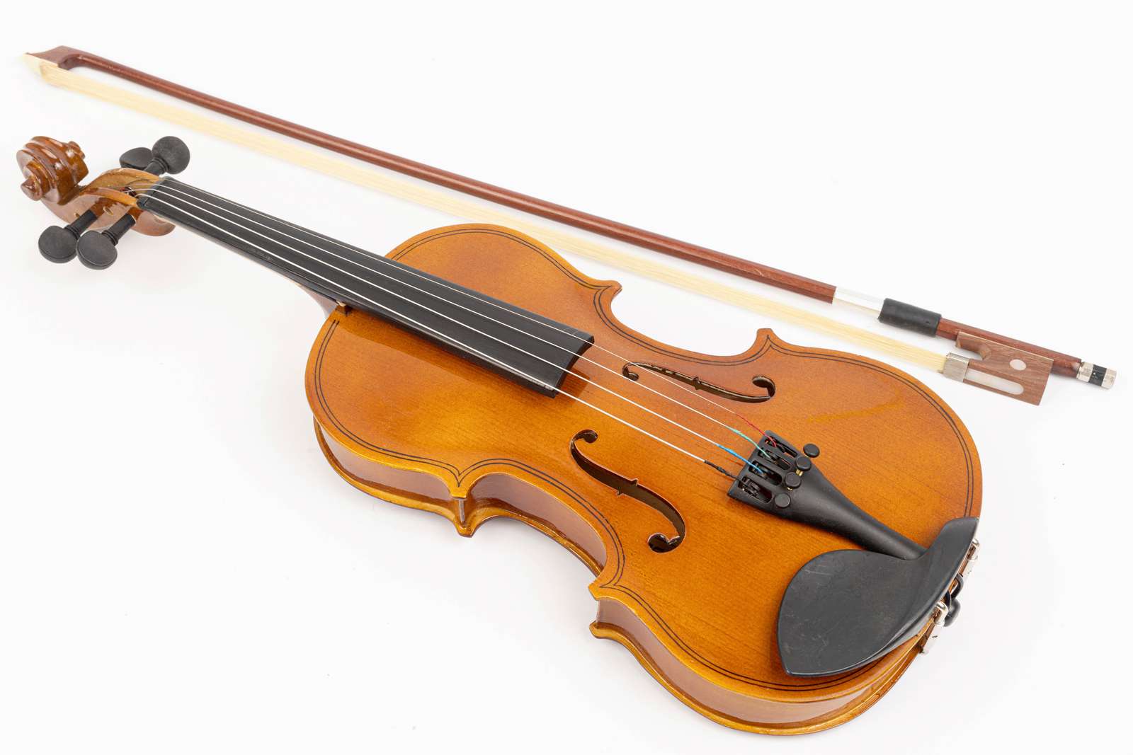 Violin and bow puzzle online from photo