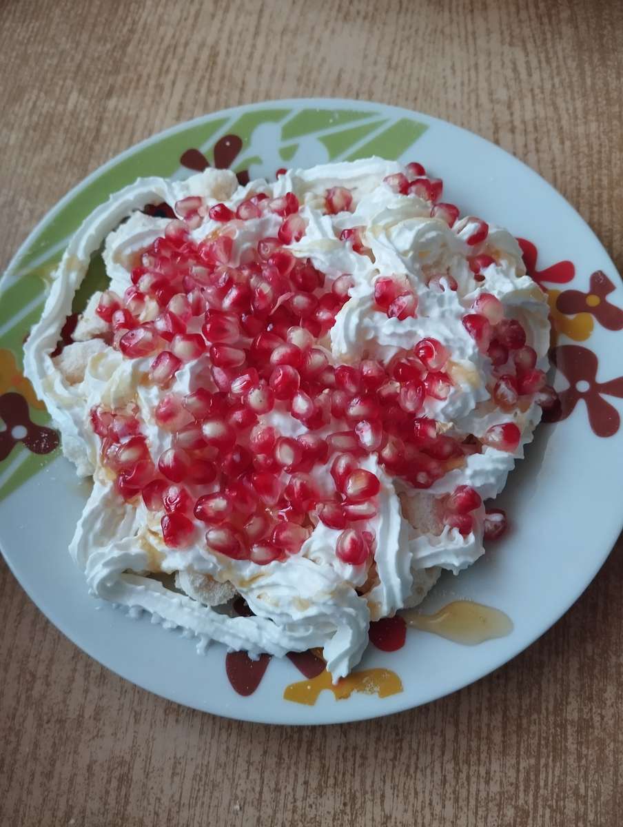 Postre en un plato. 0 rompecabezas en línea