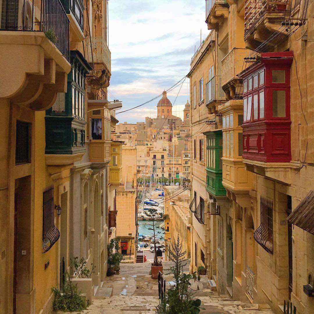 Pequeña calle en Malta rompecabezas en línea