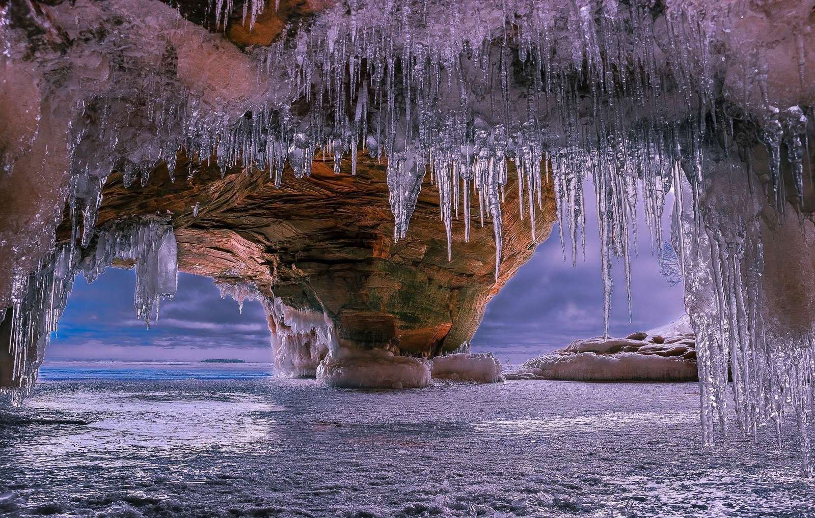 Iced Caves Reflect παζλ online από φωτογραφία
