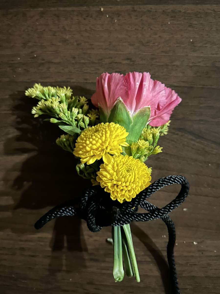 ART 320 Wearable Flowers Puzzle online puzzle