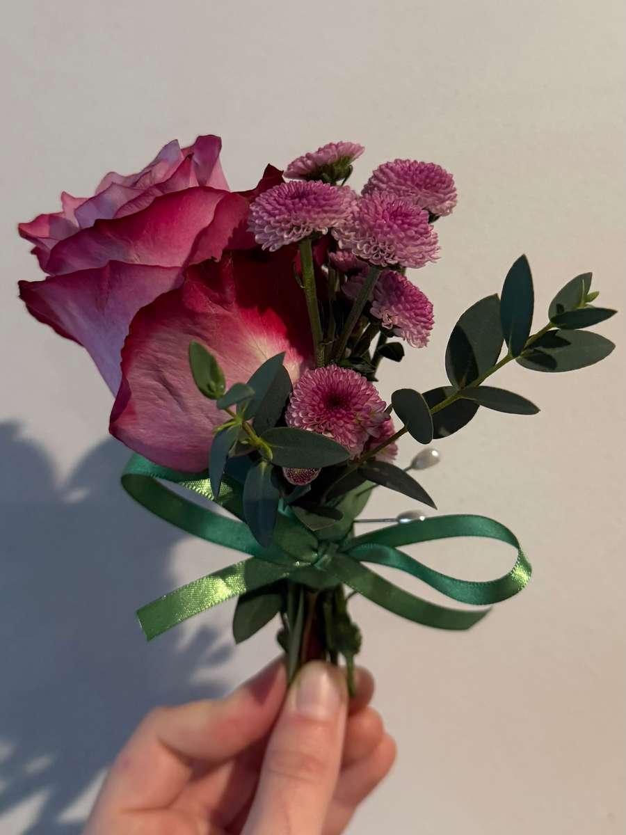 Romantic Boutonniere puzzle online from photo