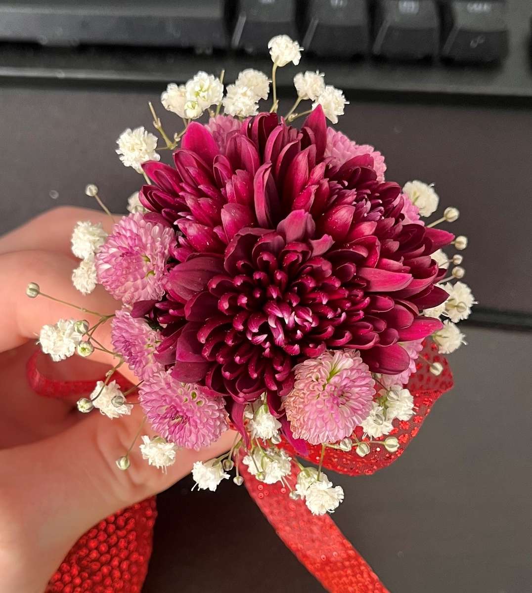 Corsage Puzzle пазл онлайн из фото